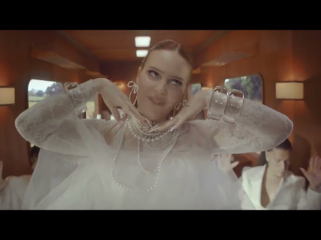 Cry Baby von Clean Bandit & Anne-Marie & David Guetta ((jetzt ansehen))