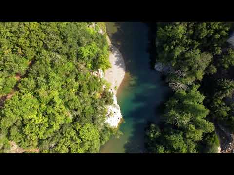CILENTO CASTELCIVITA AREA PIC NIC ATTREZZATA IN RIVA AL FIUME CALORE