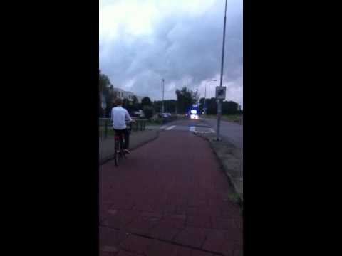 brandweer Wormerveer 8036 uitruk naar persoon bekneld in Willis Krommenie
