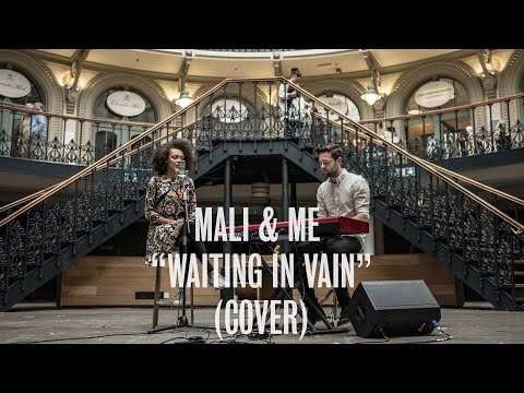 Mali & Me - Waiting In Vain (Bob Marley Cover) - Ont Sofa Live at Leeds Corn Exchange