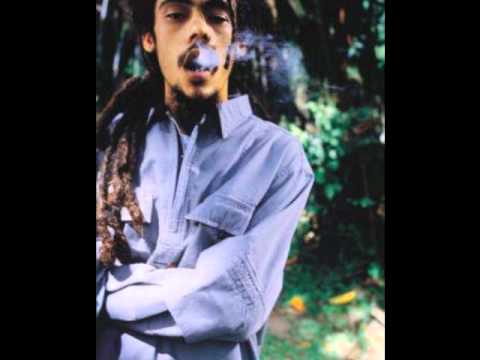 Ras Matthew - Crying