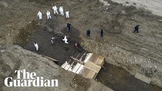 Aerial video shows mass grave on New York City&#39;s Hart Island amid coronavirus surge
