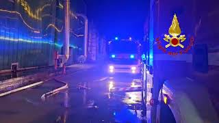 incendio-al-deposito-di-stoccaggio-di-salerno-pulita