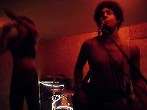 Doll & The Kicks "You Turn Up" live Café Video Gent Belgium 27 Oct 2010