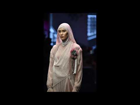 studio382.NET EPS.37 - FASHION - Medina Zein at ISEF 2019