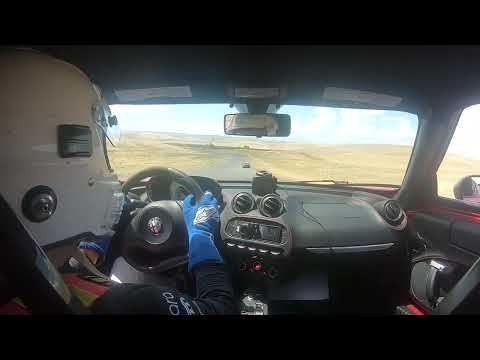 Alfa Romeo 4C Chasing down Porsche Cayman on track