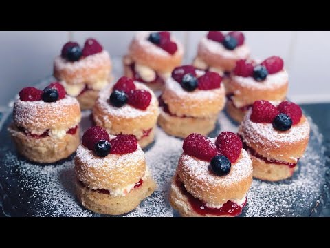 Classic British Bake, But Make It Mini! | مصغر الكيك الاسفنجي |