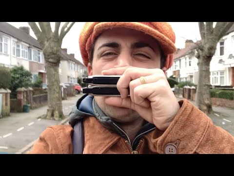 Moses Concas - Harmonica and Beatbox - A road selfie