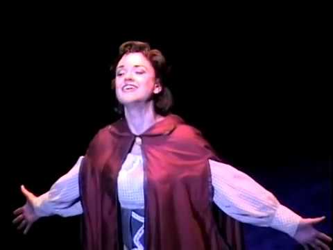 download lagu mp3 mp4 Sarah Uriarte Berry, download lagu Sarah Uriarte Berry gratis, unduh video klip Sarah Uriarte Berry