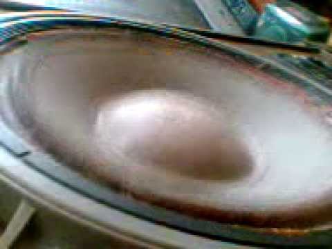 Bass w delikatnej akcji (Amphitone 50 AC 022AC) ― 144pᴴᴰ