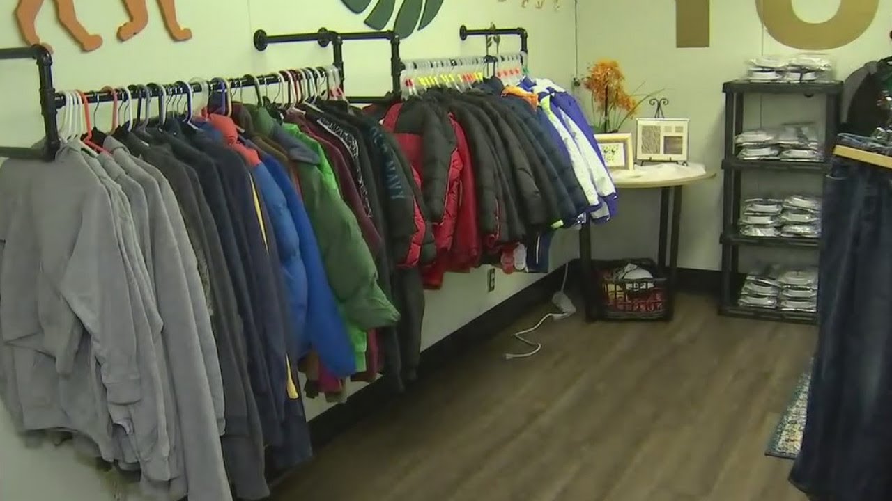 Arizona school provides clothing boutique for students in need | FOX 10 AZAM
