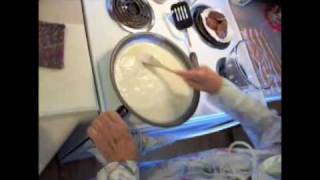 preview picture of video 'Grandma Emelyne's Southern 'Sausage Gravy' Demo'