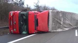 preview picture of video 'Lkw-Unfall auf der A44 bei Breuna'