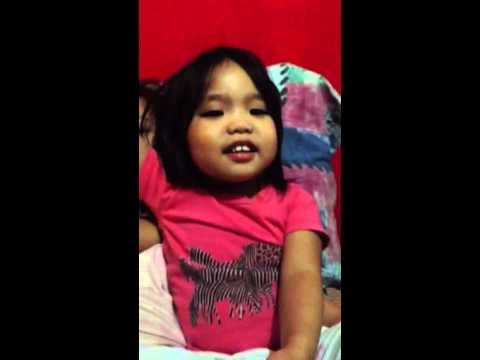 Niveen sings for ama and tita kendi