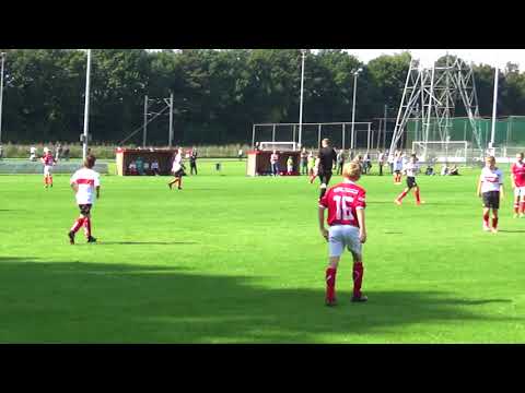 Eerste helft bekerwedstrijd DOVO JO12-1 - Hoogland JO12-1