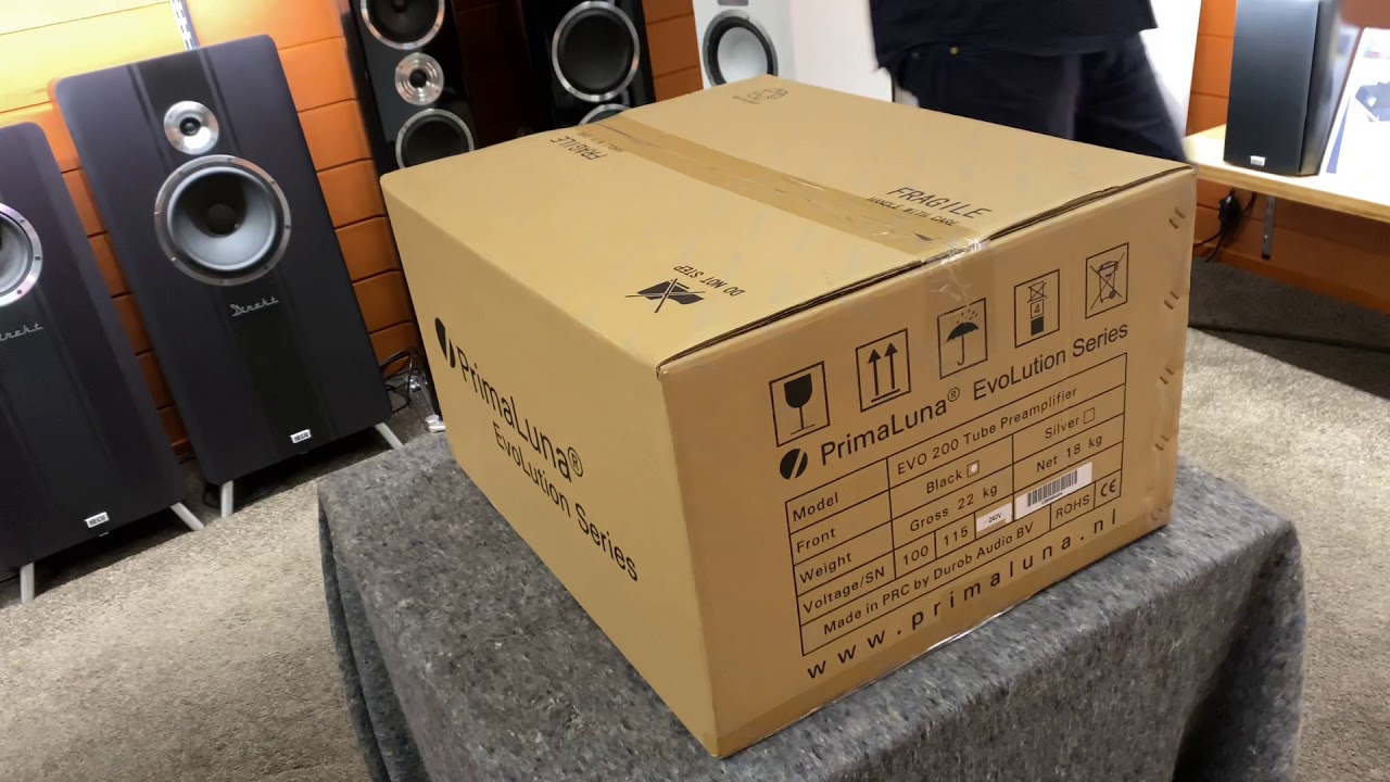 Unboxing PrimaLuna Evo 200 Tube Preamplifier
