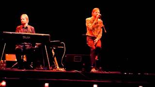Jay Jay Johanson - Suicide is painless (Teatro Lara - Madrid)