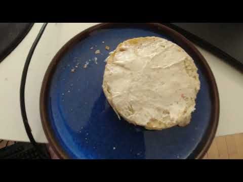 MongoTV_9359 - Min Frokost - Ristet BOLLE Med PIKANT OST