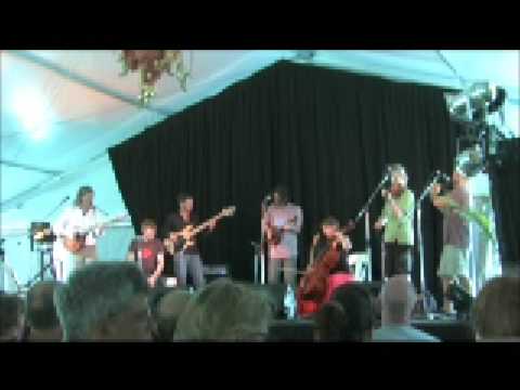 Flat out Like a Lizard - David Hyams and the Miles to Go Band Woodford Folk Festival December 2008