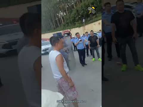 Workers at a Guangdong ceramics factory protested for days to demand unpaid wages, at one point c...