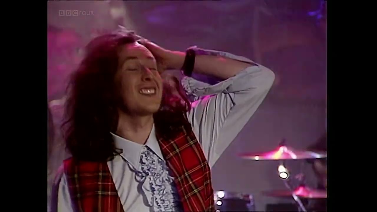 The Wonder Stuff - The Size Of A Cow (Top of the Pops 1991) - YouTube