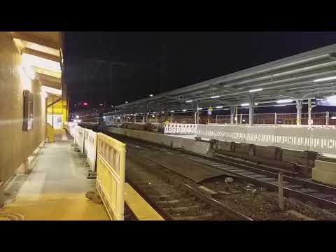 Nachts um 01:00 Uhr in Siegen Hbf kommt ein RE 9 Richtung Au(Sieg)