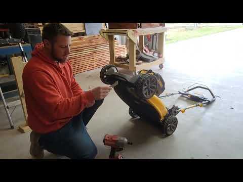 How to remove the blade from your DeWalt mower