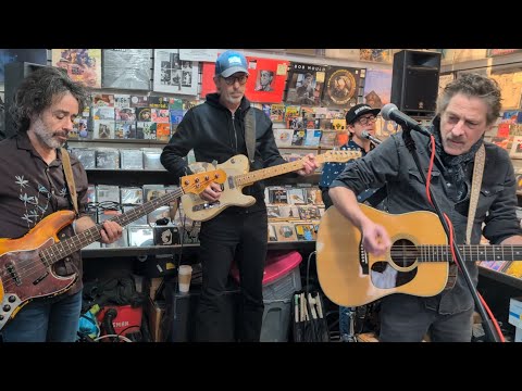 Ben Arnold - "Long Tall Shadow" Live at Main Street Music, Philadelphia, PA 12/13/25