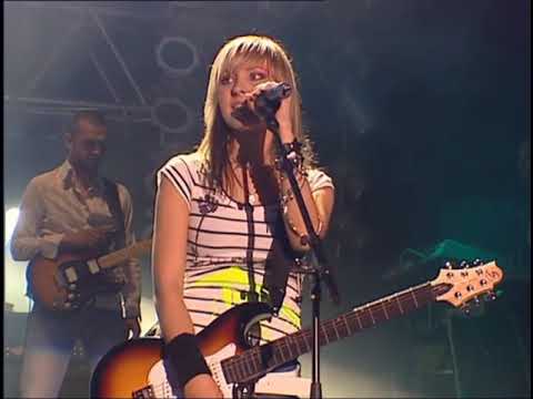 Vanilla Ninja live 3/3 - Traces Of Sadness (2004 live in Estonia) [Videoclip]