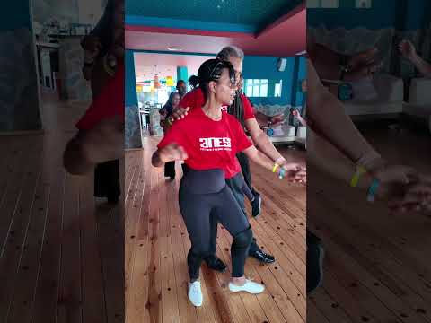 Jas instructs Travellers & Guests at FitFever SALSOGA '25