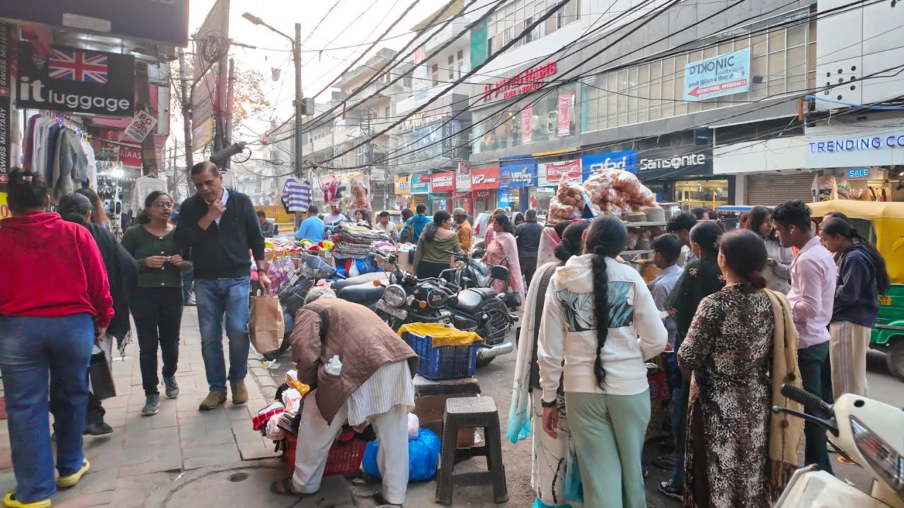 Immersive street-level walking tour through Delhi (Market 15), India, showcasing authentic urban landscapes, local architecture, and the vibrant atmosphere of the city's neighborhoods