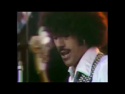 THIN LIZZY The Boys Are Back In Town live Sydney Opera 1978 (w. Gary Moore)
