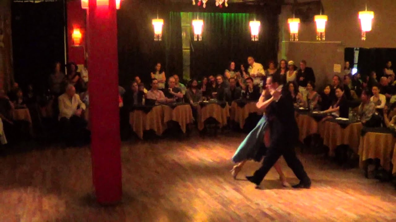 Alejandra Gutty y Pancho Martinez Pey en el Beso 1 (Tango)