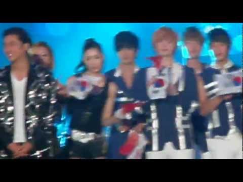120825 2PM Concert Ending (Yeosu)