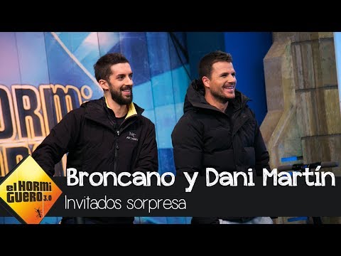 Dani Martín y David Broncano irrumpen en plató durante la visita de Rosalía - El Hormiguero 3.0
