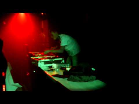 Roman Cleiss plays Temper Traps - Eurythmic Disposition (Eddie Thoneick Bootleg) @ Gala Supelec 2010