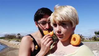 JIRAFA REY X LAPILI | CÓMEME EL DÓNUT