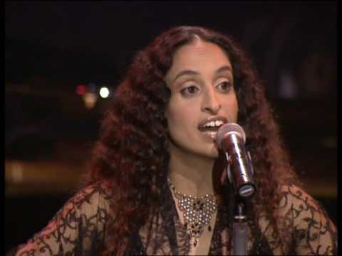 Noa (Achinoam Nini): Noa sings Mishaela - Concert with Solis