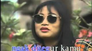 Download lagu Mas kamu koq loyo Merry Andani versi2 not karaoke mp3