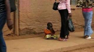 preview picture of video 'Baby begging on the streets of Kampala'