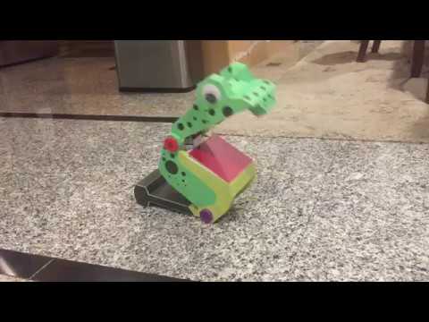 Custom Robot Build wobble Frog by tfitzrandolph