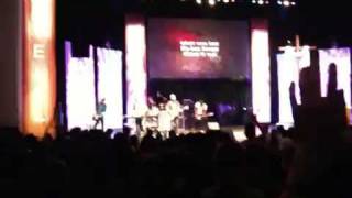 Matt Maher- Love Comes Down (live)