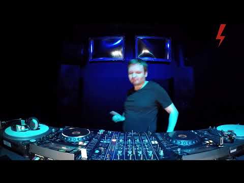 The Blue Oyster: Waetek / 02.11 / 18 - 19