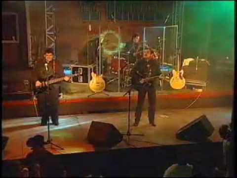 download lagu mp3 mp4 Con Las Manos En La Masa, download lagu Con Las Manos En La Masa gratis, unduh video klip Con Las Manos En La Masa