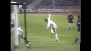 preview picture of video 'David Kipiani goal against Hamburger SV 1979'