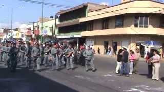 preview picture of video 'Desfile del 20 de Noviembre 2011 Ciudad Hidalgo Michoacán (2 de 2)'