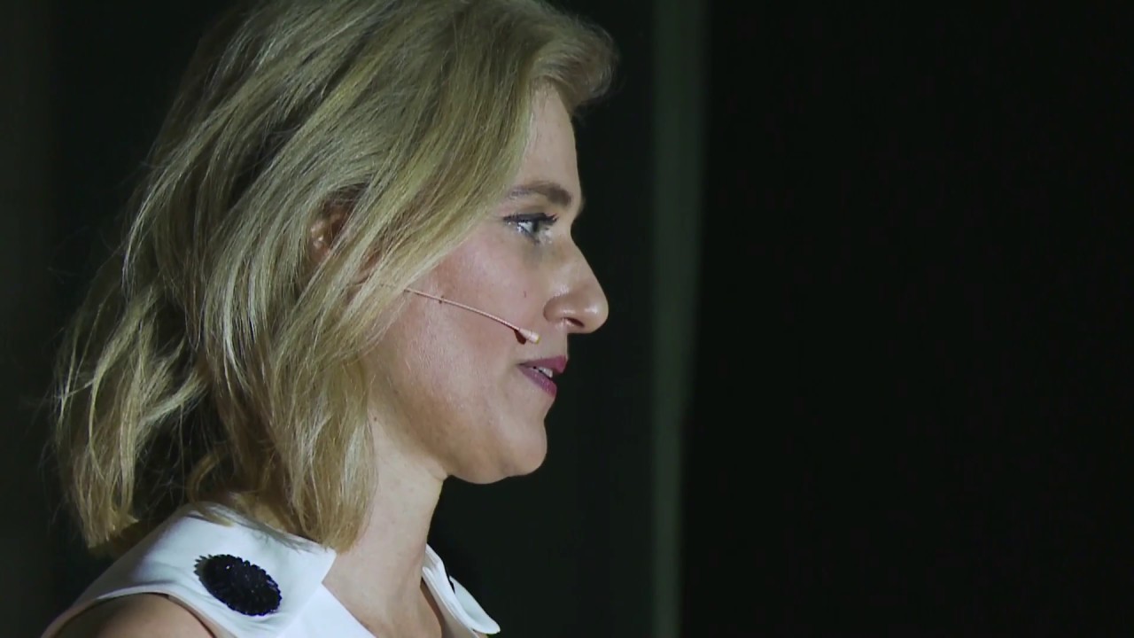 Débrancher simplement son cerveau | Clémence Peix-Lavallée | TEDxTours