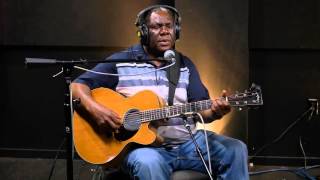 Acoustic Africa featuring Vusi Mahlasela - Ubuhle Bomhlaba (Live on KEXP)