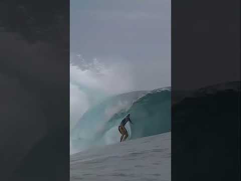 KAULI VAST FEZ UM DROP DE BASE TROCADA (SWITCH) EM TEAHUPOO - Outerknown Tahiti Pro 2022 #shorts