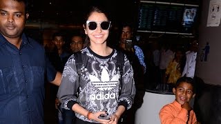 Anushka Sharma Avoids The Media At Airport
